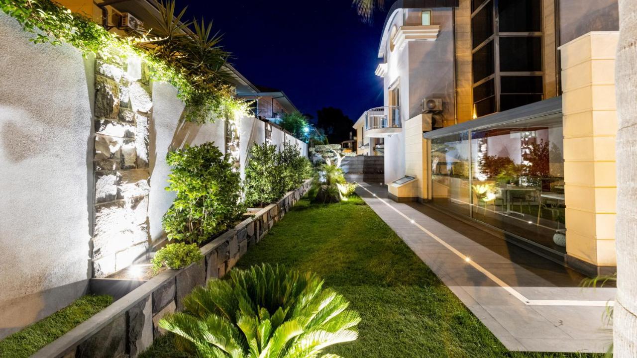 Zaffiro Lavico Rooms Etna Nature Sea Acireale Exterior foto