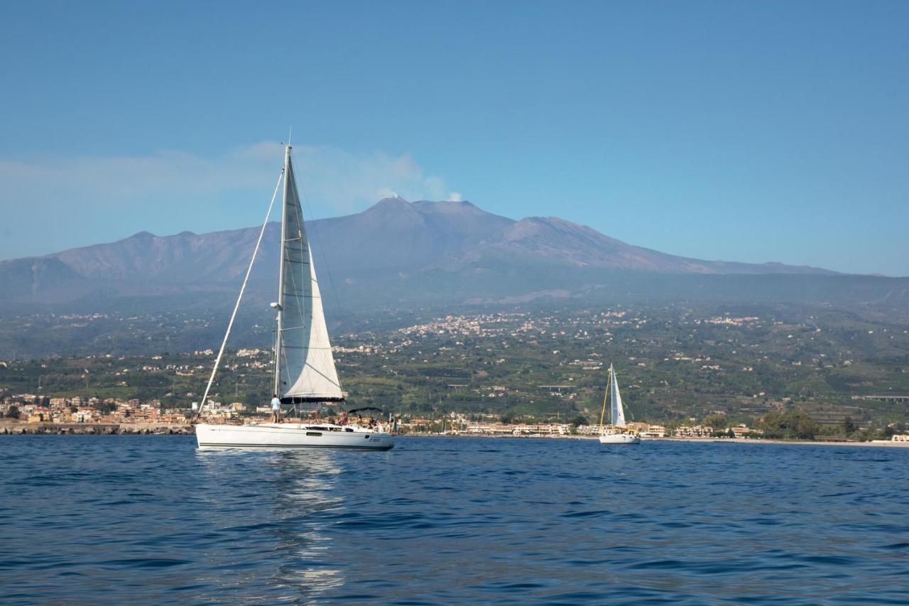 Zaffiro Lavico Rooms Etna Nature Sea Acireale Exterior foto
